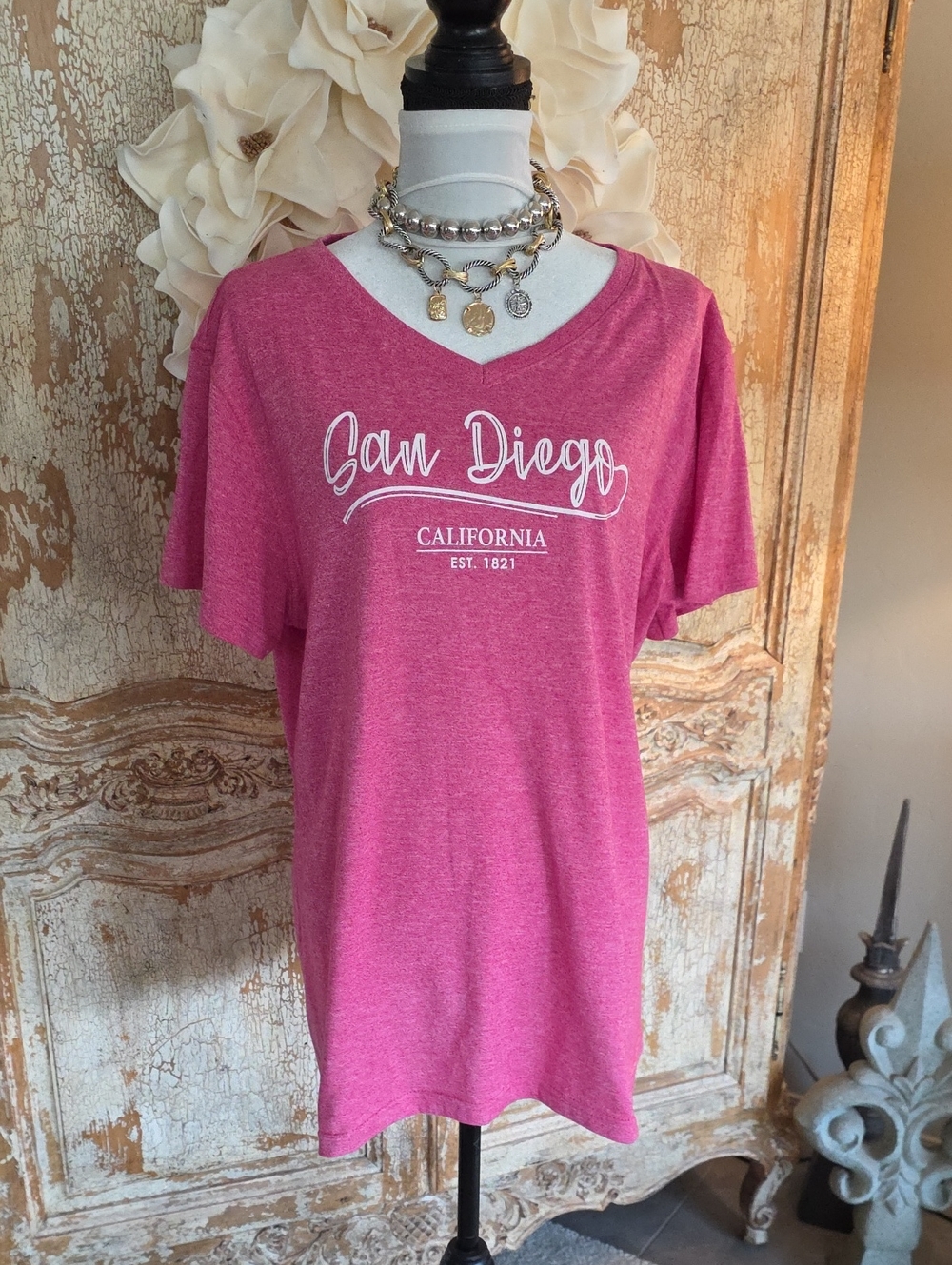 San Diego Pink V‑Neck Graphic Tee New
